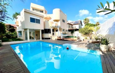 85994a91-54a3-44e5-a062-3cb2aa5d1809